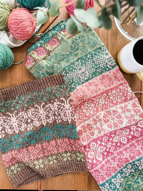 Floral Doodle (Standard Cowl)