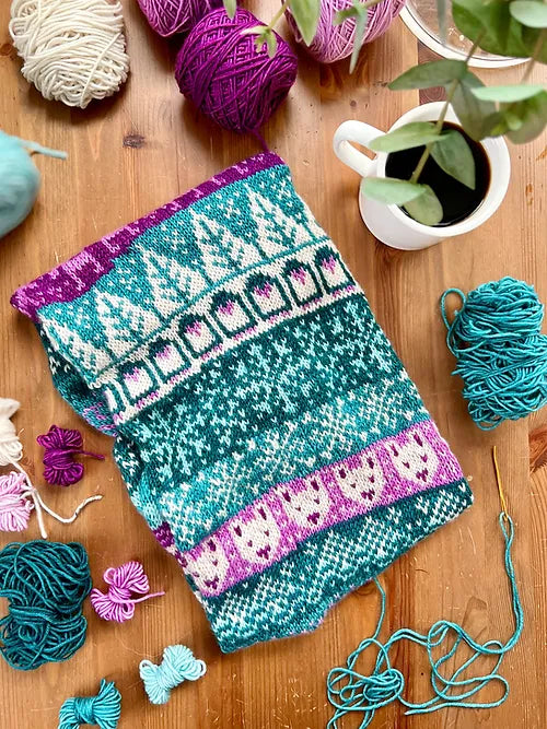 Arctic Doodle (Infinity Cowl)