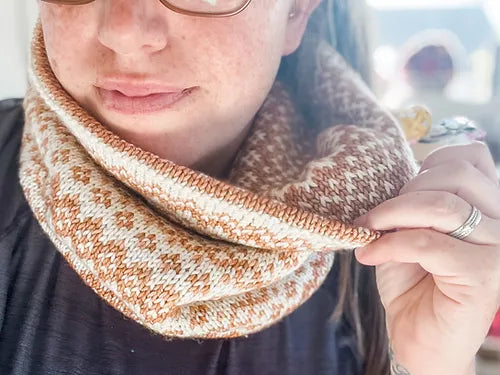 Basic Doodle (Reversible Cowl)
