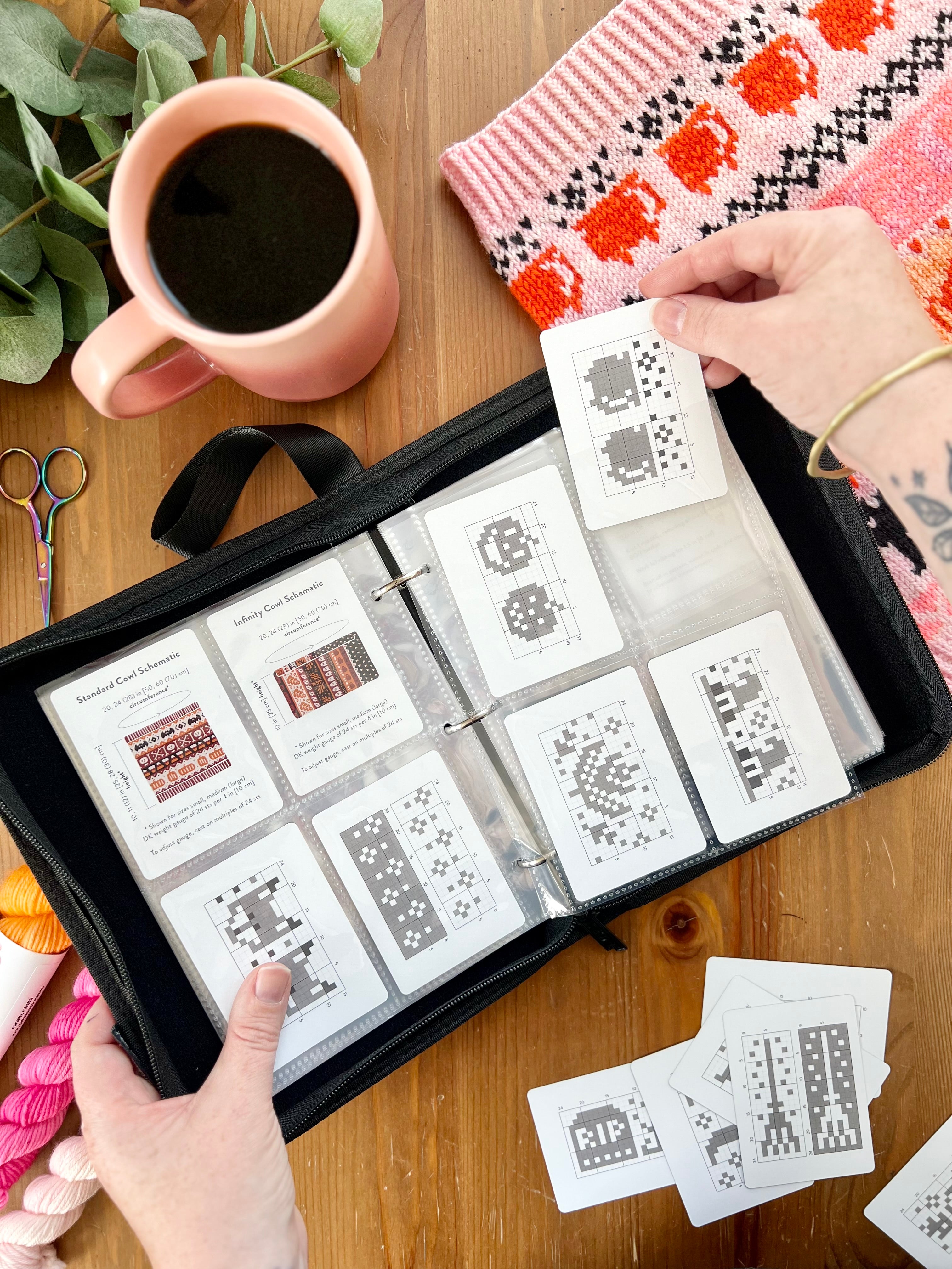 Doodle Card Binder | 4-Pocket | Max (400 pcs) | Laser Pink
