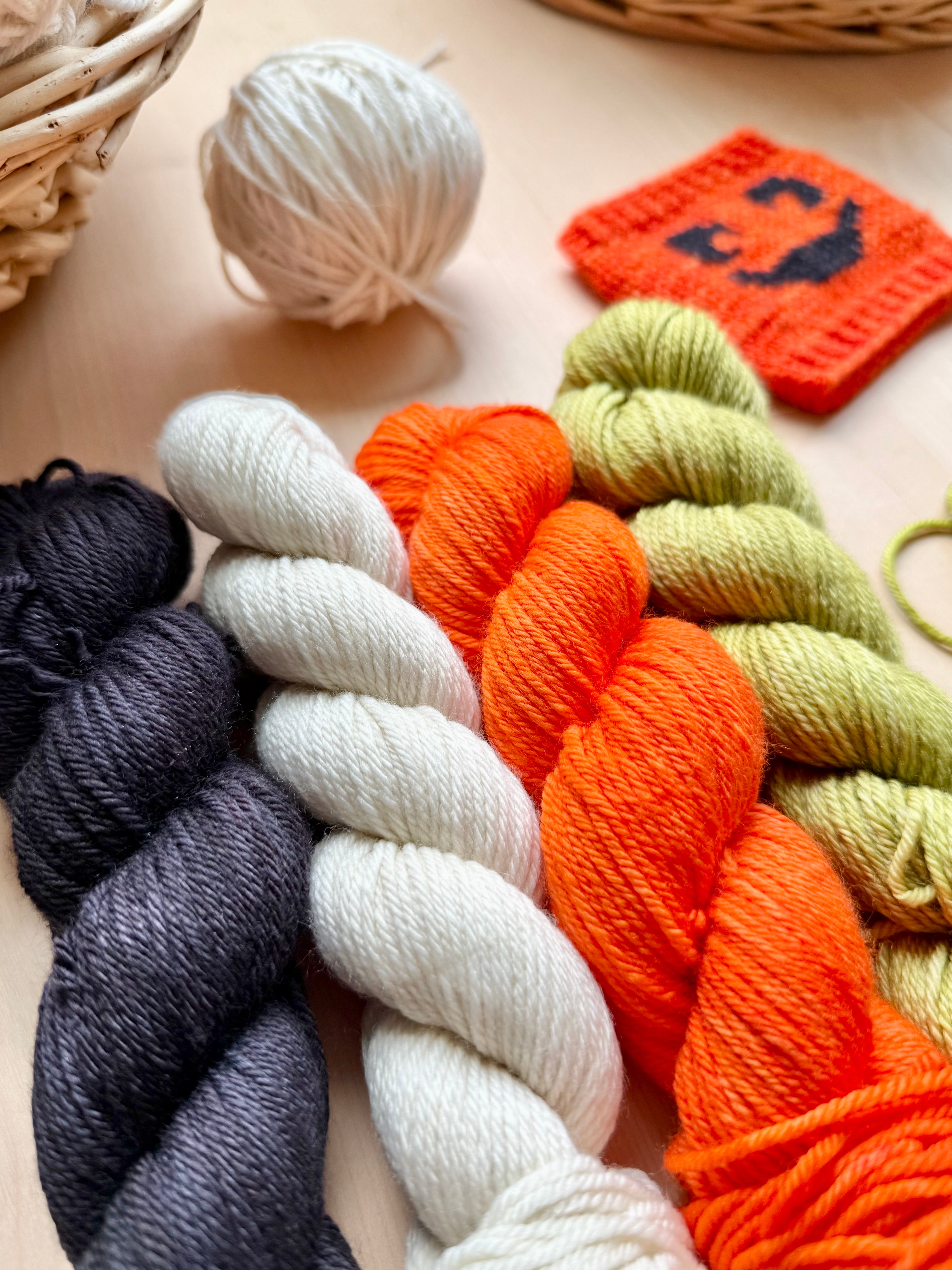 Jack-o-Lantern Doodle: Cup Cozy Project + Yarn Kit