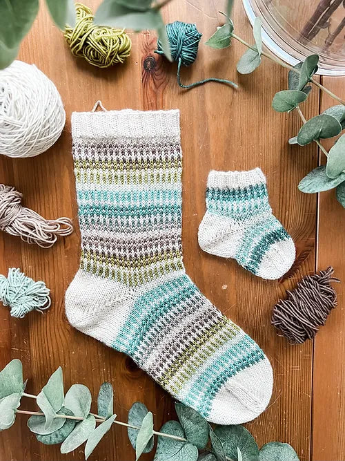 10+ FREE Sock Knitting Patterns for Absolute Beginners – Crowchet Creations