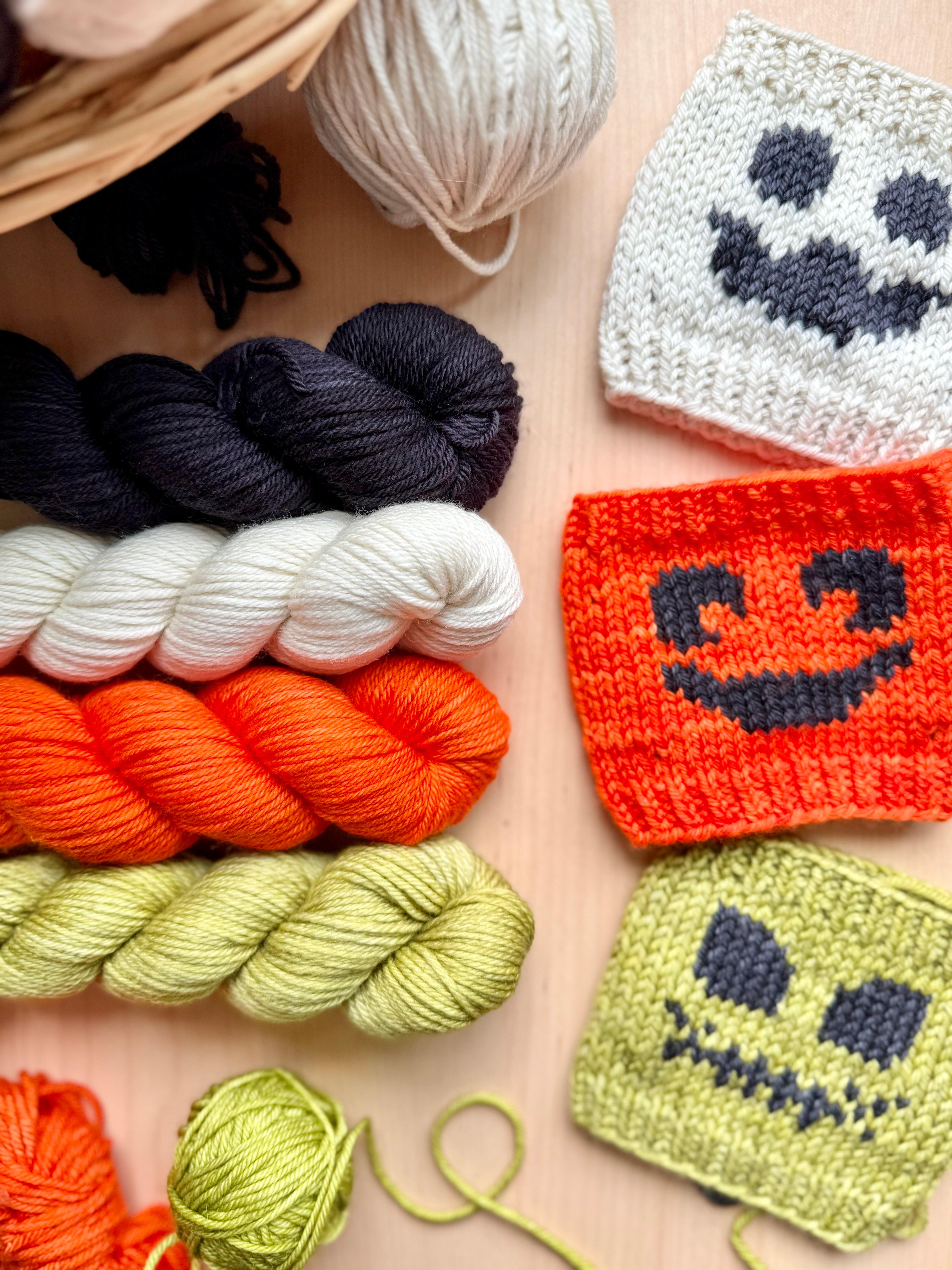 Jack-o-Lantern Doodle: Cup Cozy Project + Yarn Kit
