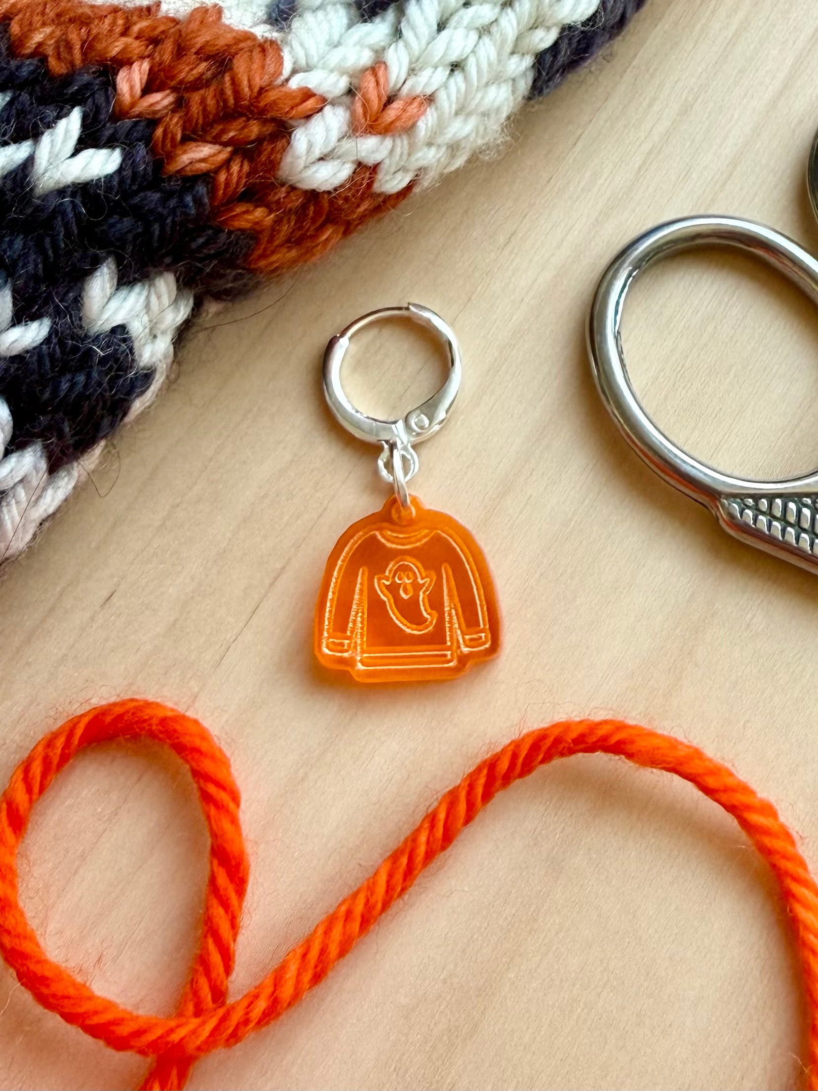 Ghost Doodle Sweater (Single Stitch Marker)